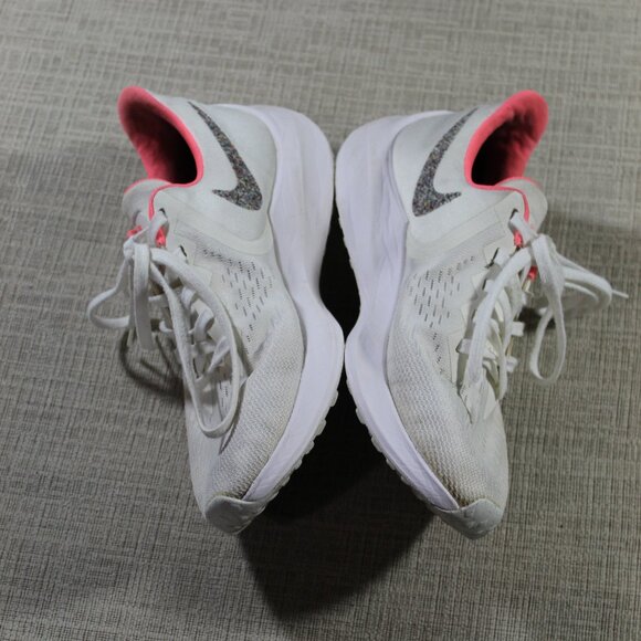 Nike Zoom Winflo 5 Size 7 White and Peach Athletic Shoes - Picture 3 of 6